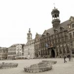 Grand-place et hôtel de ville de Mons (Hainaut)